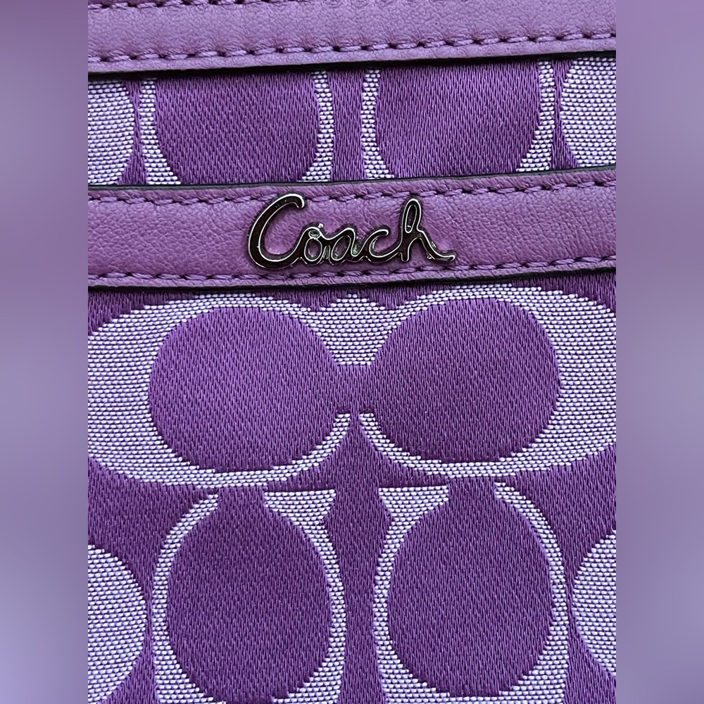 COACH Purple Signature Jacquard Wristlet w/Purple Leather Trim - Picture 4 of 9